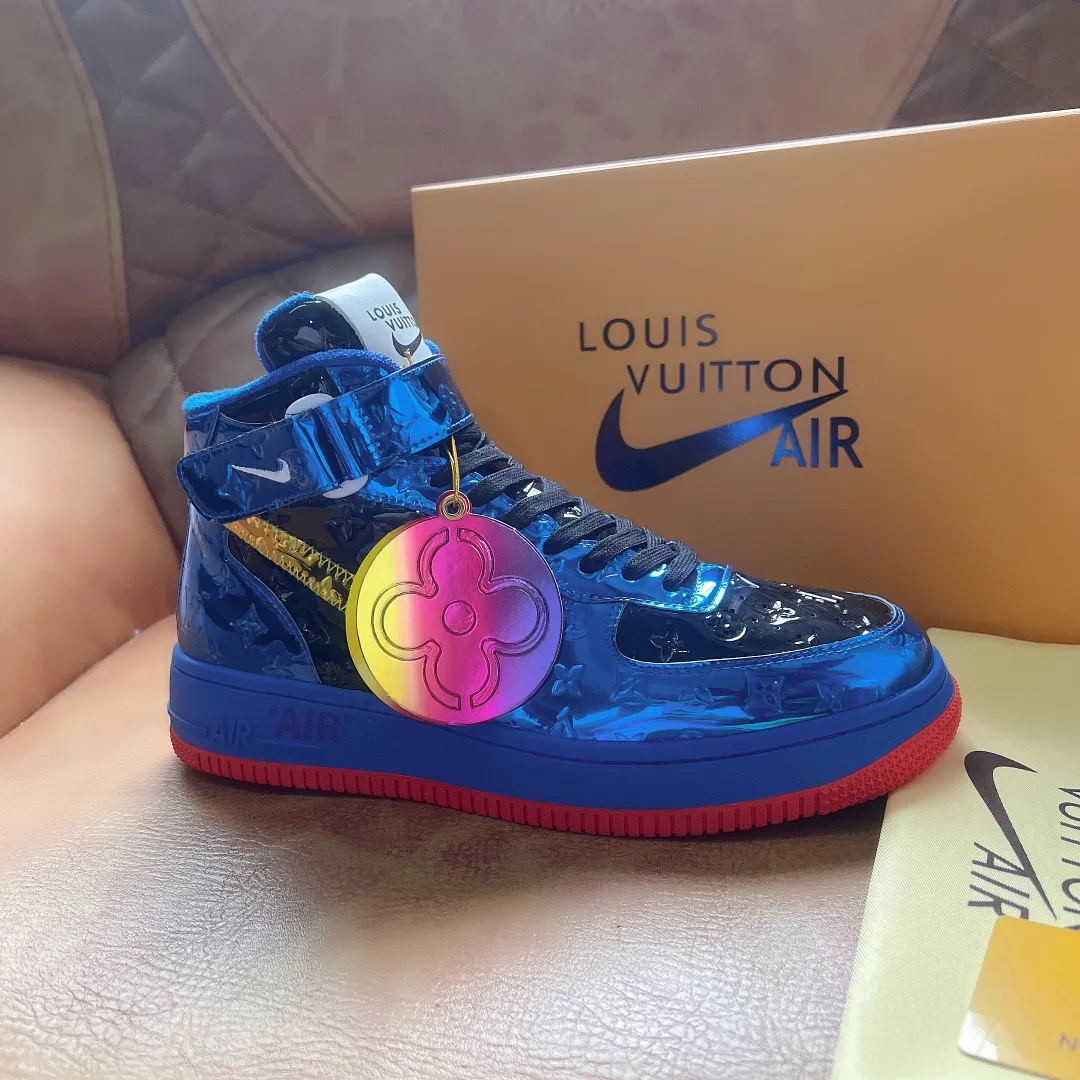P500 Loui* Vuitto* x OFF-WHITE x Nike tripartite collaboration! Trendy and cool men's high-top casual sports shoes with unrivaled color matching. The design idea basically continues the style of THE TEN. The Swoosh line and tongue label have a very familiar visual effect and are both fashionable and trendy! A must-have for fashionistas! The effect on your feet is absolutely stunning! Size: 38-45